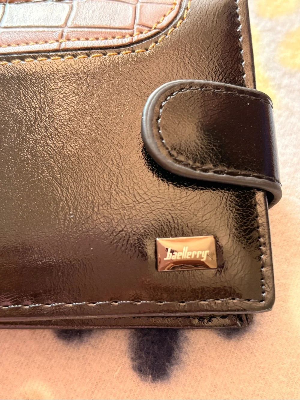 Vintage compact wallet